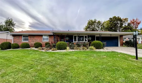 Exterior - 1001 Imperial Blvd, Springfield, OH 45503 photo 2 of 4