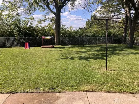 Exterior - 415 Sherwood Park Dr, Springfield, OH 45505 photo 7 of 9