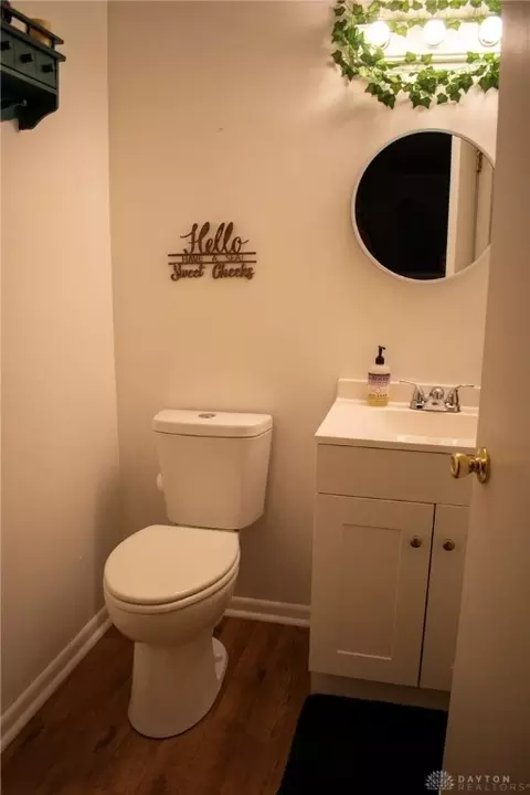 Bath - 415 Sherwood Park Dr, Springfield, OH 45505 photo 3 of 3