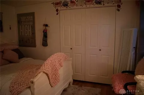 Bedroom - 415 Sherwood Park Dr, Springfield, OH 45505 photo 4 of 5