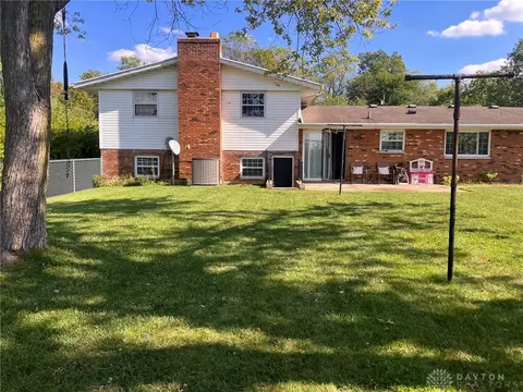 Exterior - 415 Sherwood Park Dr, Springfield, OH 45505 photo 5 of 9