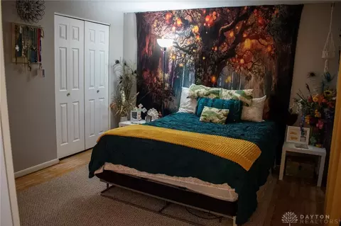 Bedroom - 415 Sherwood Park Dr, Springfield, OH 45505 photo 2 of 5