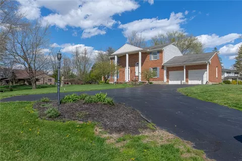 7710 Crestway Rd, Clayton, OH 45315