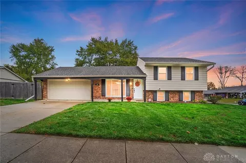 100 Cedar Hill Ln, Springboro, OH 45066