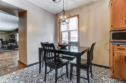 Dining - 709 Shrine Rd, Springfield, OH 45504 photo 4 of 5