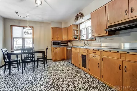 Kitchen - 709 Shrine Rd, Springfield, OH 45504 photo 1 of 6