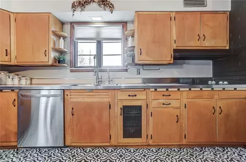 Kitchen - 709 Shrine Rd, Springfield, OH 45504 photo 3 of 6