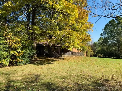 Exterior - 709 Shrine Rd, Springfield, OH 45504 photo 7 of 11