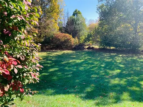 Exterior - 709 Shrine Rd, Springfield, OH 45504 photo 5 of 11