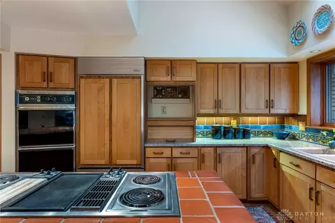 Kitchen - 4951 Walnut Walk, Kettering, OH 45429 photo 5 of 7
