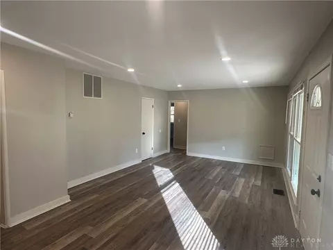 Living - 2218 Tanager Rd, Springfield, OH 45505 photo 3 of 3