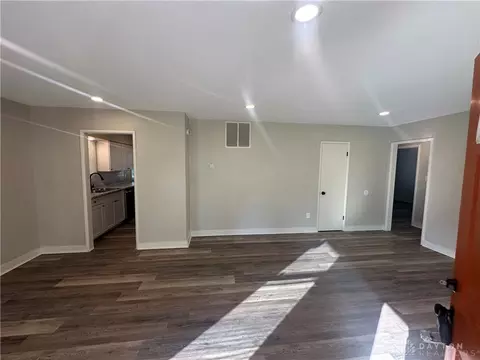 Living - 2218 Tanager Rd, Springfield, OH 45505 photo 1 of 3