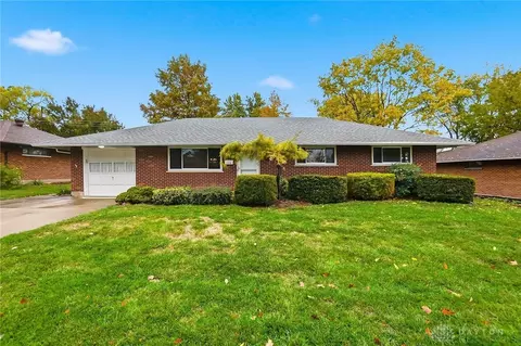 257 Ironwood Dr, West Carrollton, OH 45449
