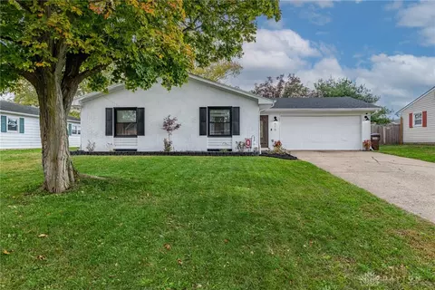515 Cranewood Dr, Trenton, OH 45067