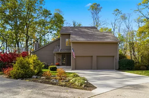6521 Shadow Wynd Cir, Centerville, OH 45459