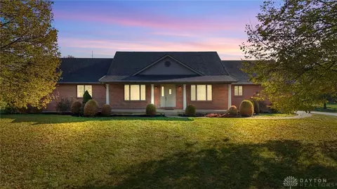 892 Little Sugar Creek Rd, Dayton, OH 45440