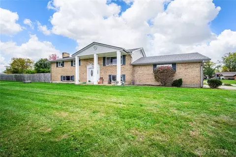 3653 Navara Dr, Dayton, OH 45431