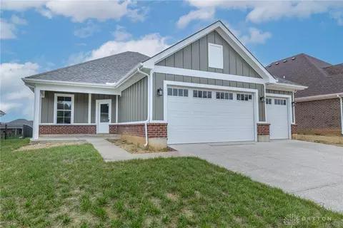 926 Wright Cycle Blvd, Xenia, OH 45385