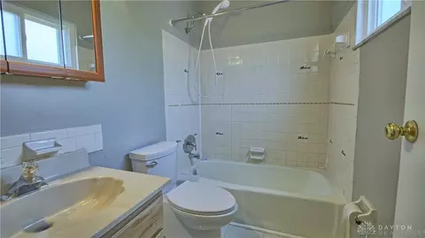 5685 Coach Dr #D, Dayton, OH 45440 photo 18