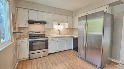 5685 Coach Dr #D, Dayton, OH 45440 photo 14