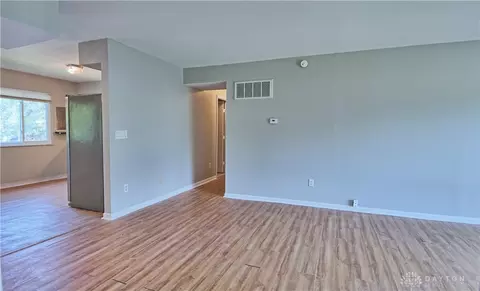 5685 Coach Dr #D, Dayton, OH 45440 photo 3