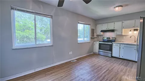 5685 Coach Dr #D, Dayton, OH 45440 photo 9