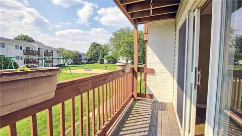 5685 Coach Dr #D, Dayton, OH 45440 photo 28