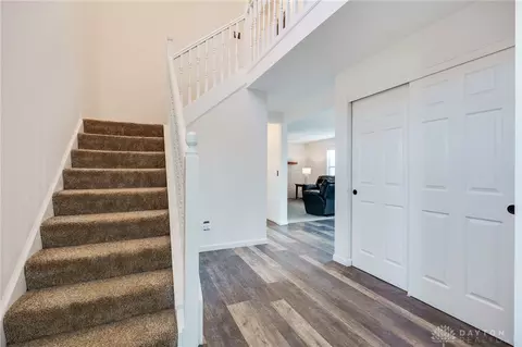 Entry Way - 20 Cinnamon Ct, Springboro, OH 45066 photo 2 of 5