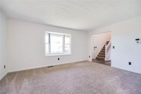 Living - 20 Cinnamon Ct, Springboro, OH 45066 photo 4 of 4