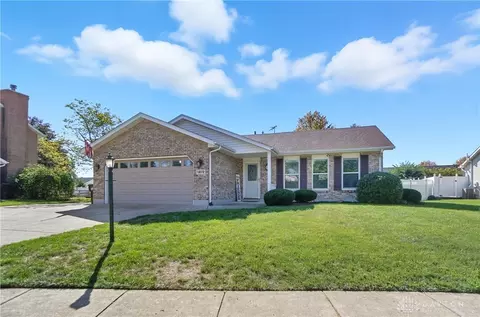 1872 Harris Ln, Xenia, OH 45385