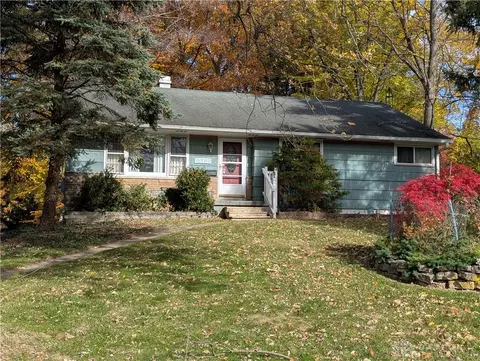 572 Piney Branch Dr, Springfield, OH 45503