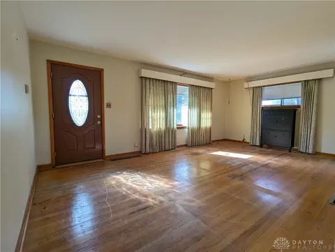 572 Piney Branch Dr, Springfield, OH 45503 photo 3