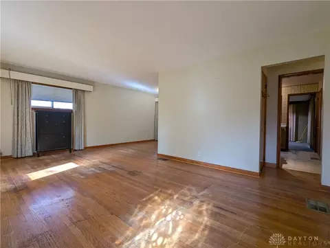 572 Piney Branch Dr, Springfield, OH 45503 photo 5