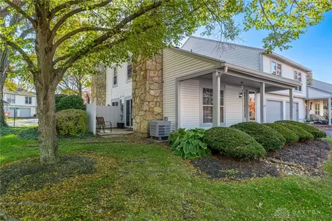 2014 Foxknoll Dr, Centerville, OH 45458 photo 2