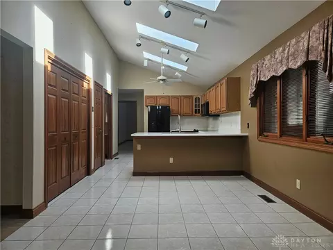 1707 Berwick Dr, Springfield, OH 45503 photo 3