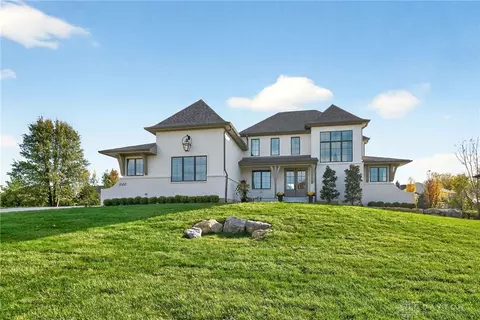 1557 Ashbury Woods Dr, Washington Township, OH 45458