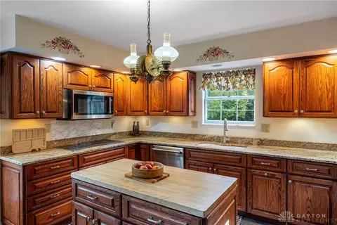 7702 Normandy Ln, Centerville, OH 45459 photo 11