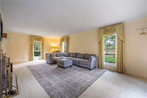 7702 Normandy Ln, Centerville, OH 45459 photo 2