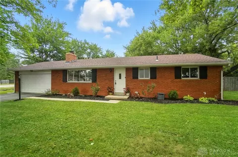 3868 Lujon Dr, Dayton, OH 45431