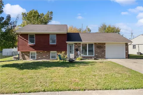 1866 Roxbury Dr, Xenia, OH 45385