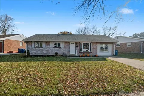 946 N Westedge Dr, Tipp City, OH 45371