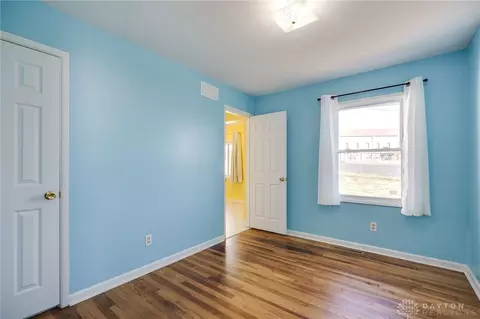 Bedroom - 94 Circle Dr, Fairborn, OH 45324 photo 5 of 6