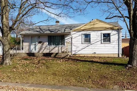 Exterior - 94 Circle Dr, Fairborn, OH 45324 photo 3 of 8