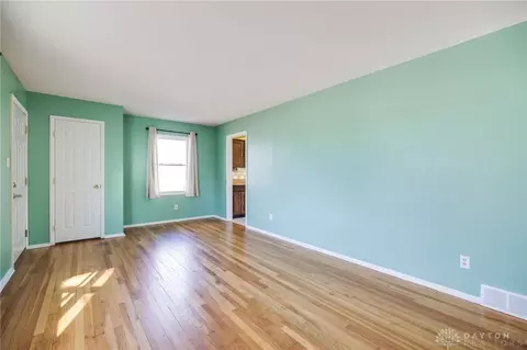 Living - 94 Circle Dr, Fairborn, OH 45324 photo 4 of 4