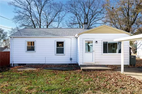Exterior - 94 Circle Dr, Fairborn, OH 45324 photo 6 of 8