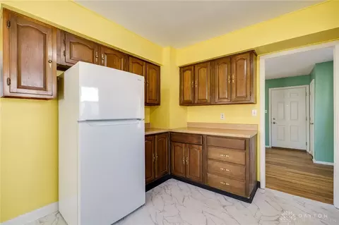 Kitchen - 94 Circle Dr, Fairborn, OH 45324 photo 3 of 6