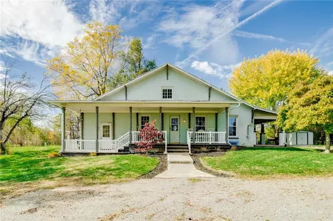 15722 Schoolhouse Rd, Brookville, OH 45309