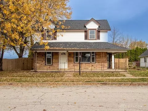 116 W Walnut St, West Manchester, OH 45382