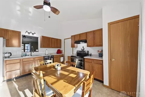 1708 New Castle Ln, Springfield, OH 45503 photo 5