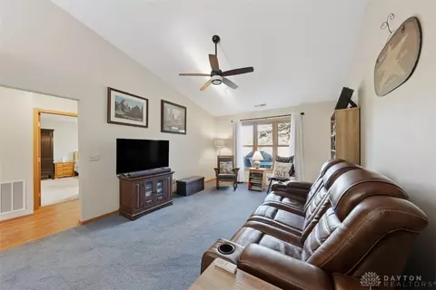 1708 New Castle Ln, Springfield, OH 45503 photo 3